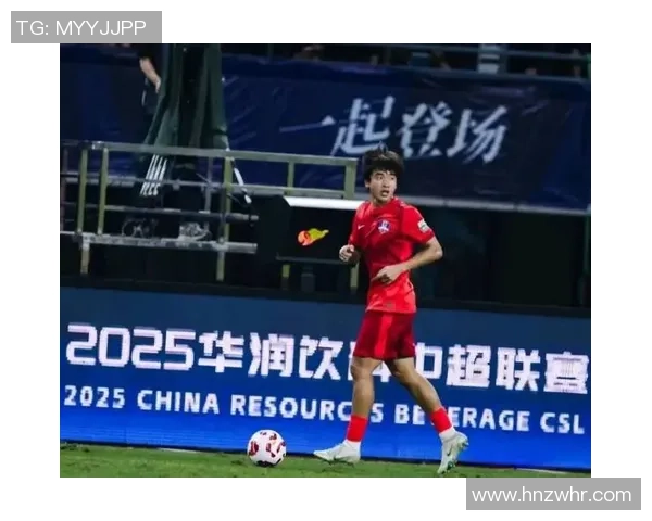 绰号中国男孩的足球明星如何在国际赛场上展现自我与风采